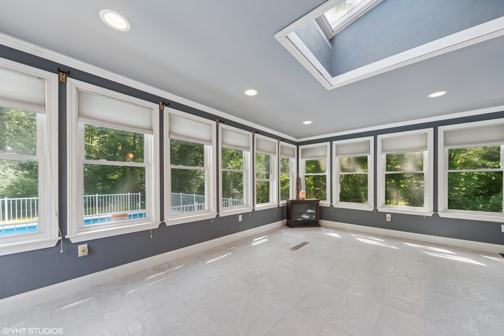 157 Hall St