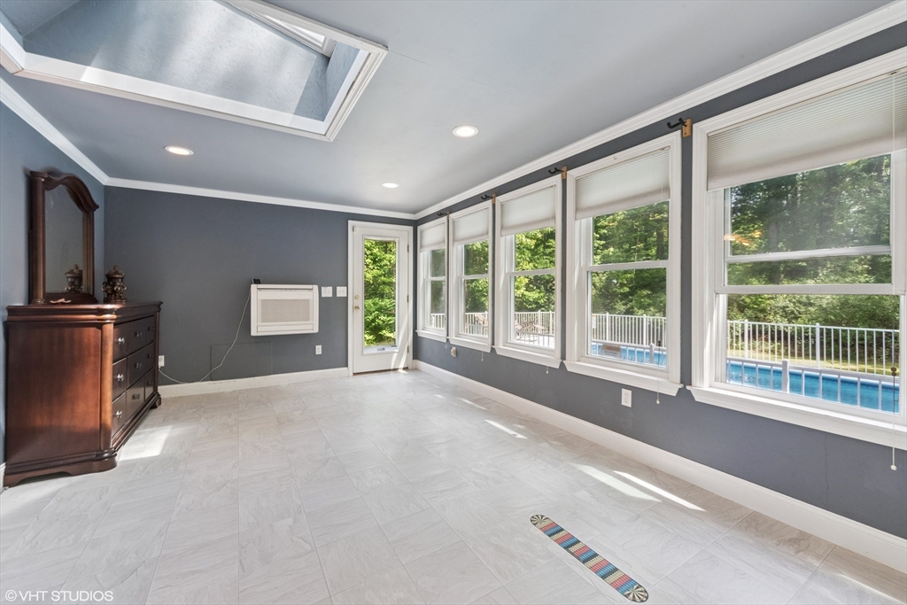 157 Hall St