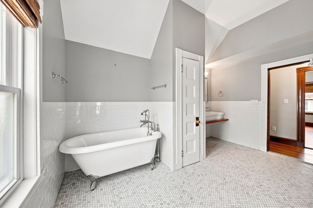 39 Ainsworth St, Boston, MA, 39 Ainsworth St, Boston, MA Photo #15