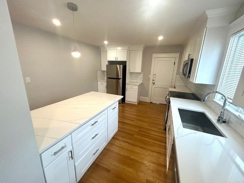 73 Governor Winthrop Rd #2, Somerville, MA Photo #4