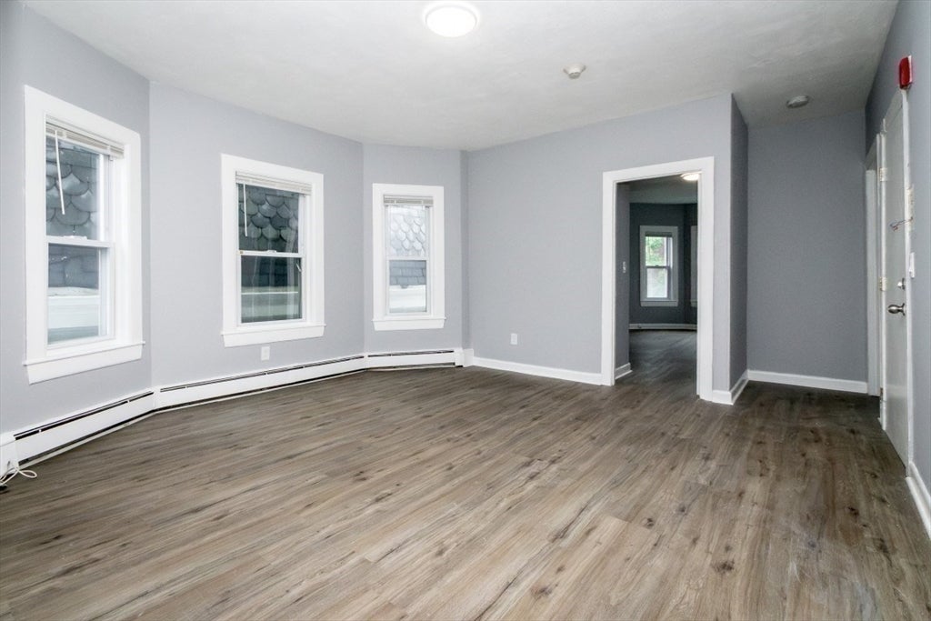 25 W Wyoming Ave 6