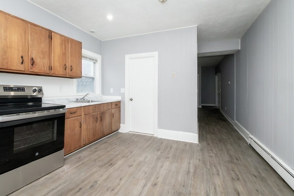 25 W Wyoming Ave 6