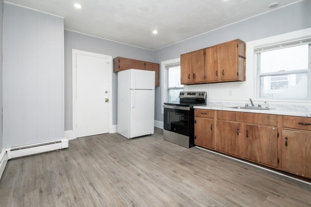 25 W Wyoming Ave 6