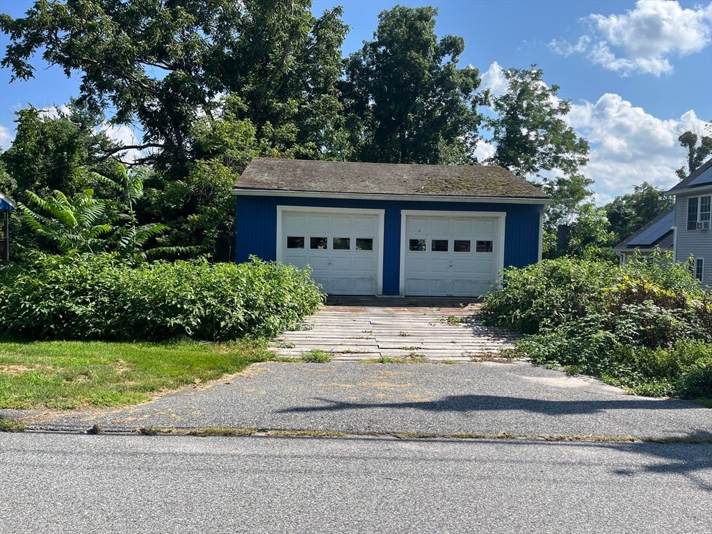 41 Iroquois Street, Worcester, MA Photo #39