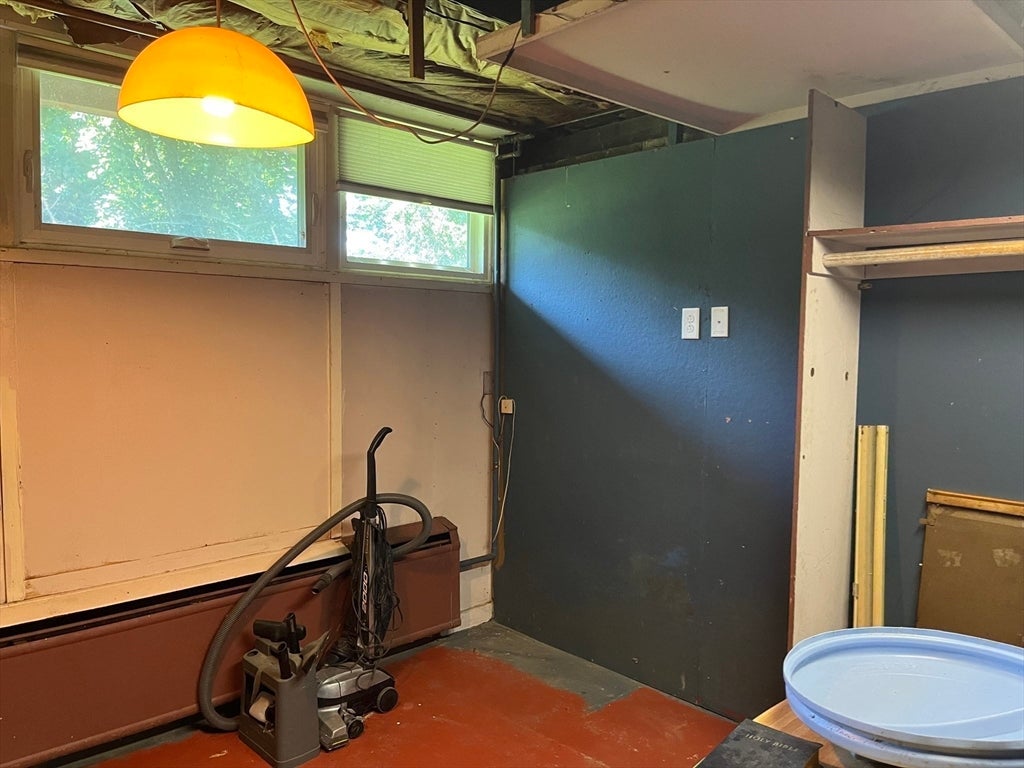 41 Iroquois Street, Worcester, MA Photo #25