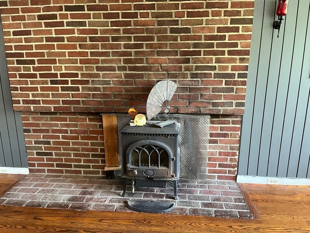 41 Iroquois Street, Worcester, MA Photo #11