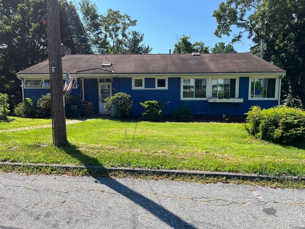 41 Iroquois Street, Worcester, MA Photo #2