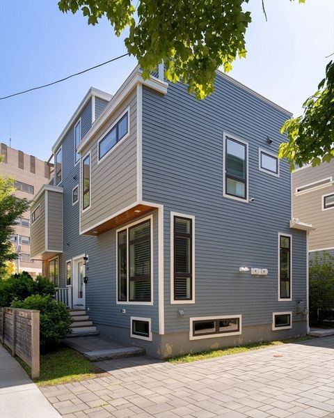 Photo of 88 Highland Avenue, Cambridge, MA 02139 (MLS # 73509887)