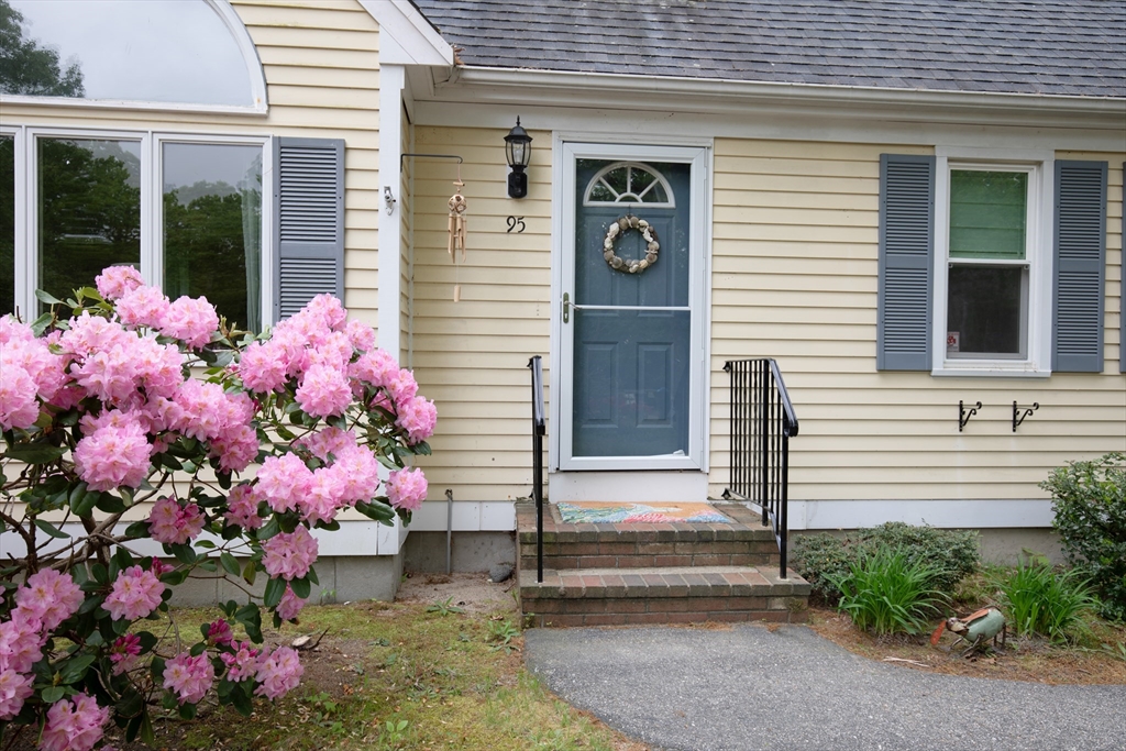 95 Rockville Ave