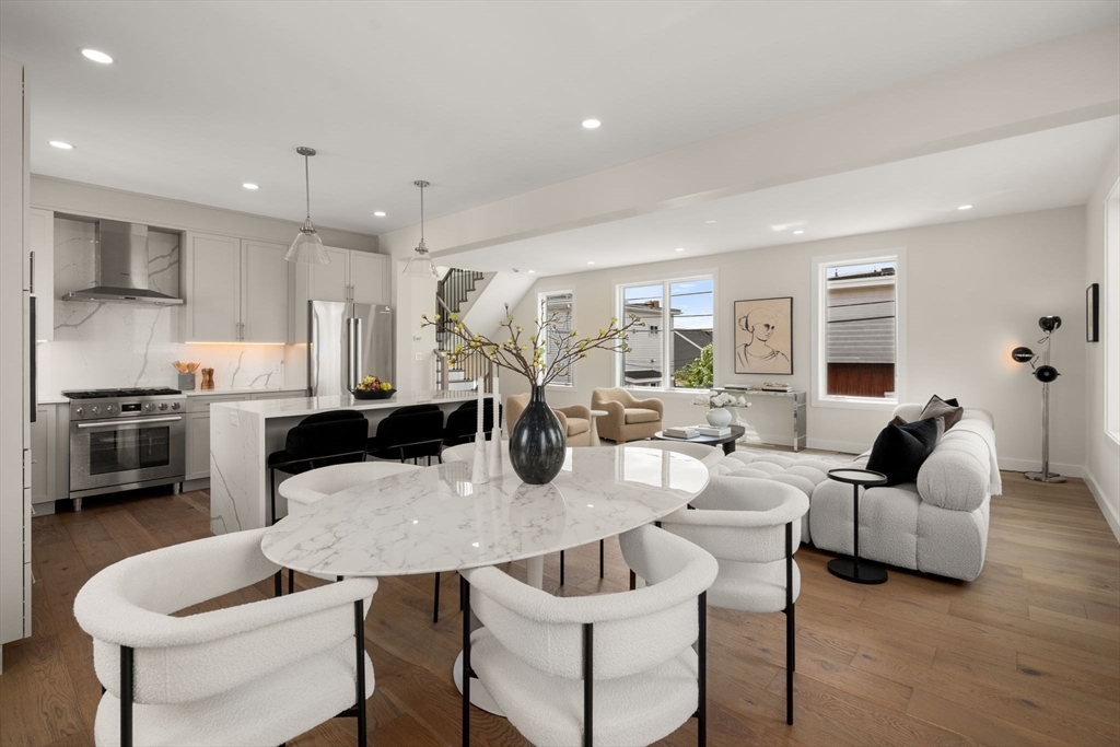11 Billow Ave 11