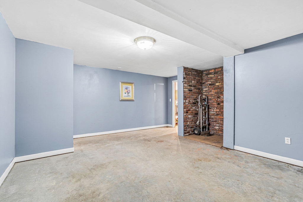 Bellingham, Massachusetts 02019, United States, 3 Bedrooms Bedrooms, ,3 BathroomsBathrooms,Residential,Pending,135664