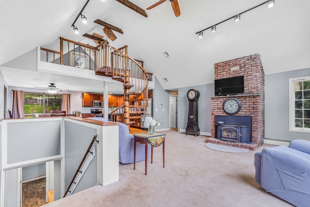 94 Lakeshore Drive