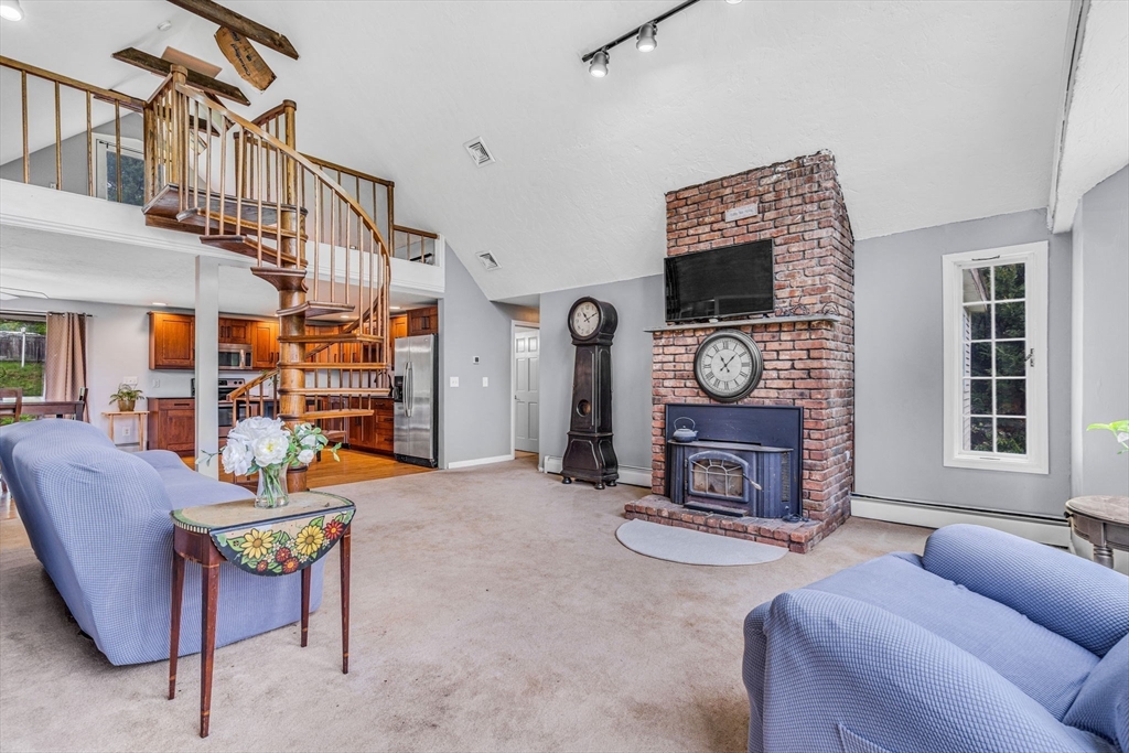 Bellingham, Massachusetts 02019, United States, 3 Bedrooms Bedrooms, ,3 BathroomsBathrooms,Residential,Pending,135664