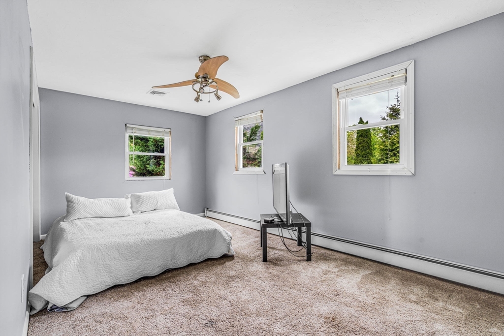 Bellingham, Massachusetts 02019, United States, 3 Bedrooms Bedrooms, ,3 BathroomsBathrooms,Residential,Pending,135664