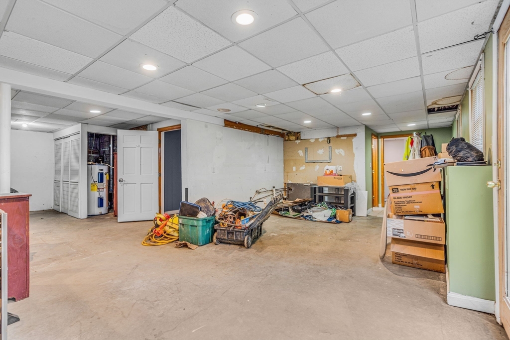 Bellingham, Massachusetts 02019, United States, 3 Bedrooms Bedrooms, ,3 BathroomsBathrooms,Residential,Pending,135664