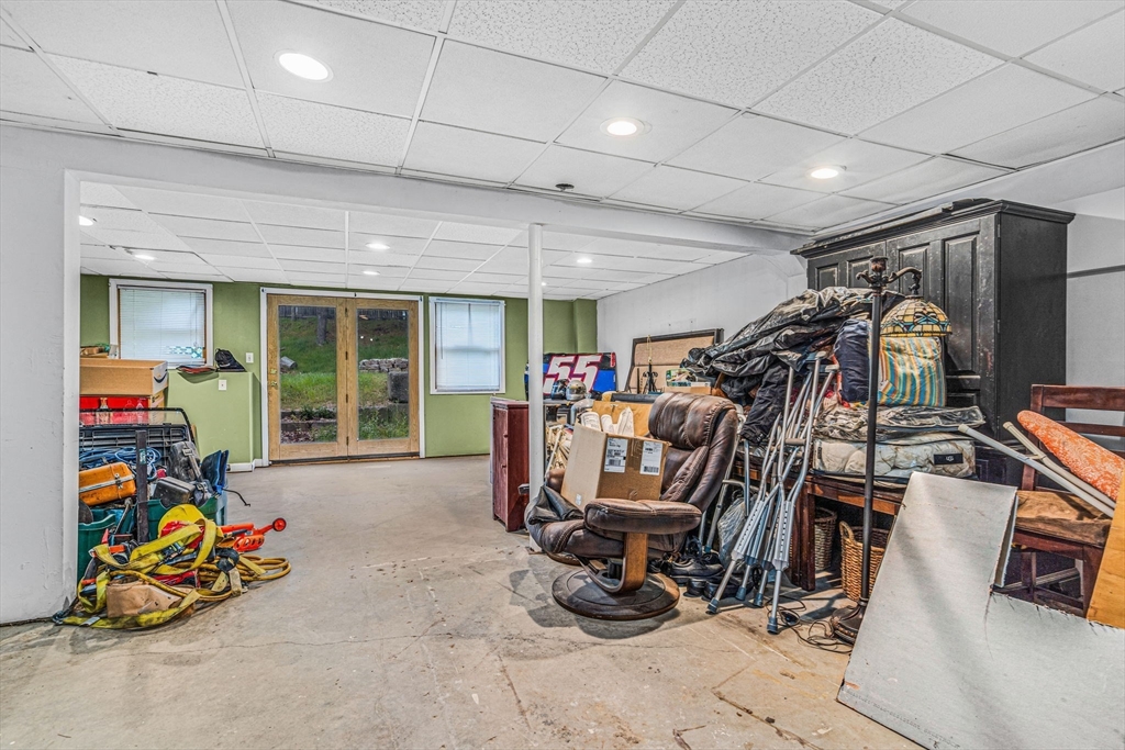 Bellingham, Massachusetts 02019, United States, 3 Bedrooms Bedrooms, ,3 BathroomsBathrooms,Residential,Pending,135664