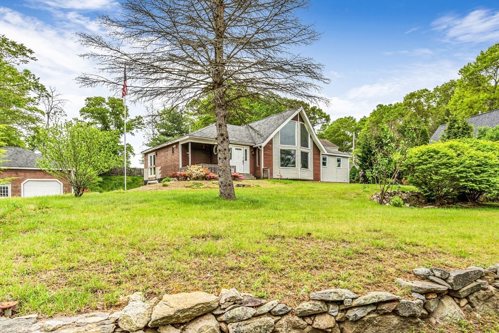 Bellingham, Massachusetts 02019, United States, 3 Bedrooms Bedrooms, ,3 BathroomsBathrooms,Residential,Pending,135664