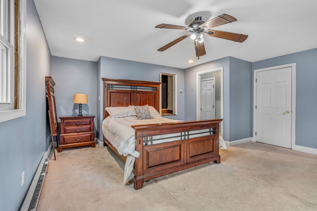 Bellingham, Massachusetts 02019, United States, 3 Bedrooms Bedrooms, ,3 BathroomsBathrooms,Residential,Pending,135664