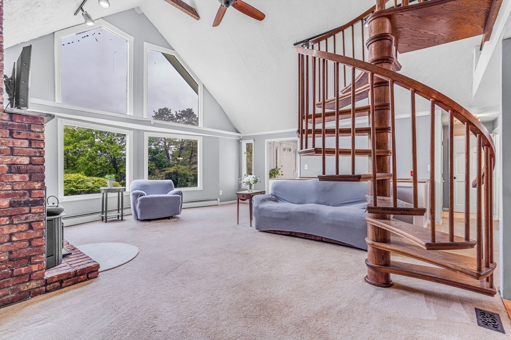 Bellingham, Massachusetts 02019, United States, 3 Bedrooms Bedrooms, ,3 BathroomsBathrooms,Residential,Pending,135664