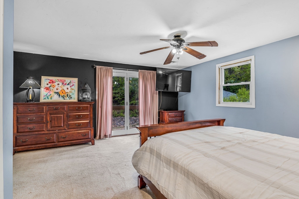 Bellingham, Massachusetts 02019, United States, 3 Bedrooms Bedrooms, ,3 BathroomsBathrooms,Residential,Pending,135664