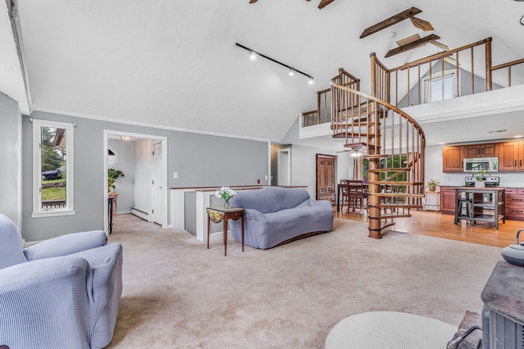 Bellingham, Massachusetts 02019, United States, 3 Bedrooms Bedrooms, ,3 BathroomsBathrooms,Residential,Pending,135664