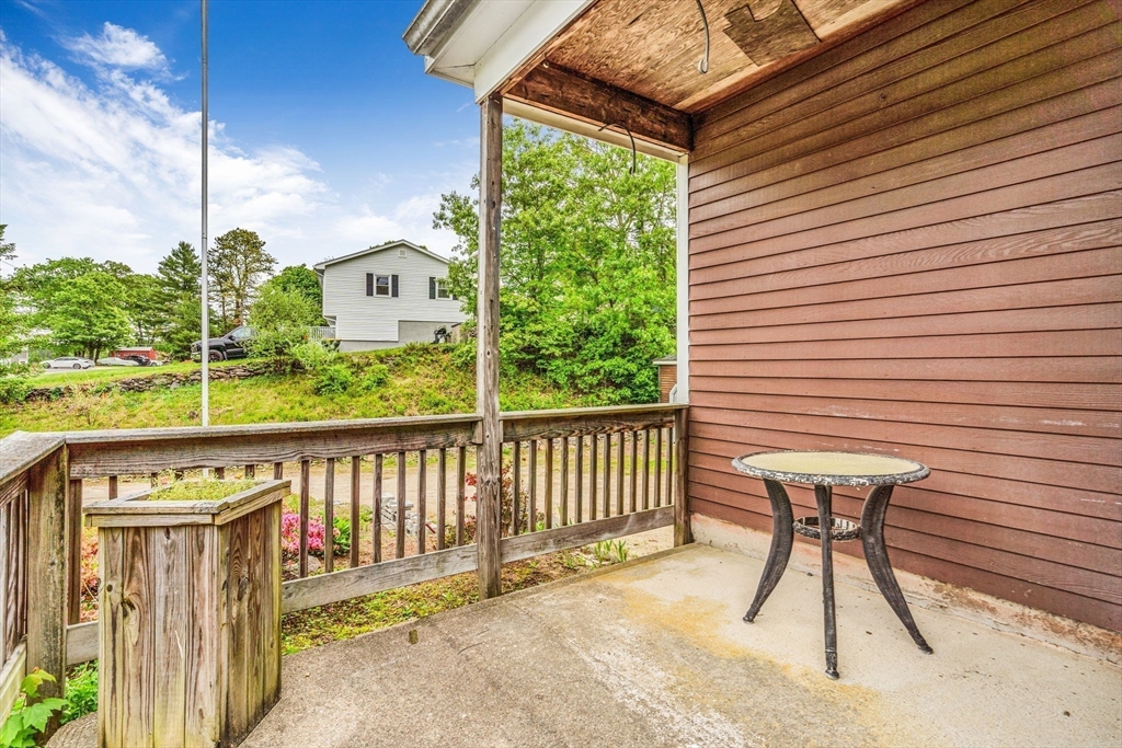 Bellingham, Massachusetts 02019, United States, 3 Bedrooms Bedrooms, ,3 BathroomsBathrooms,Residential,Pending,135664