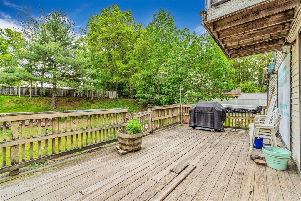 Bellingham, Massachusetts 02019, United States, 3 Bedrooms Bedrooms, ,3 BathroomsBathrooms,Residential,Pending,135664