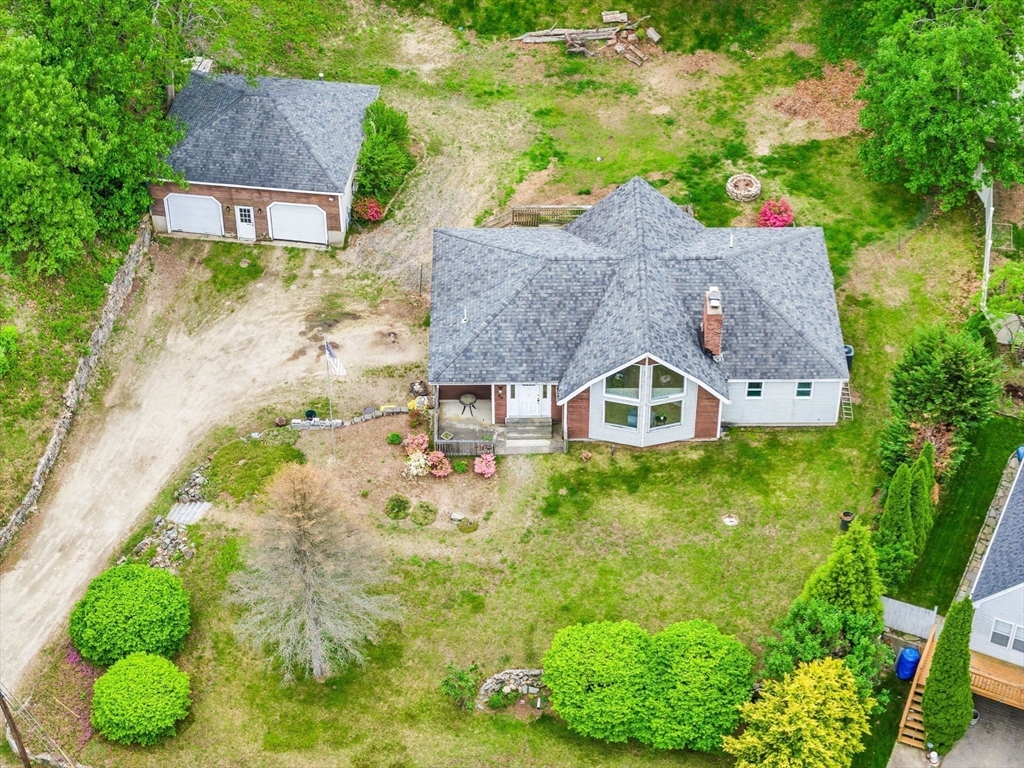 Bellingham, Massachusetts 02019, United States, 3 Bedrooms Bedrooms, ,3 BathroomsBathrooms,Residential,Pending,135664