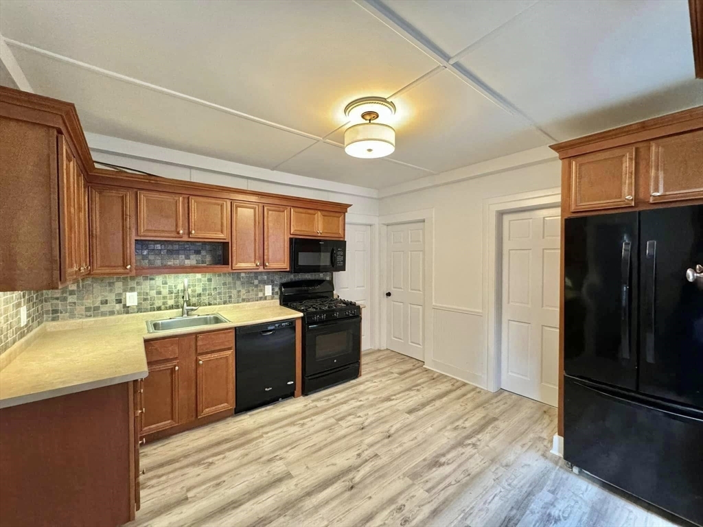 22 Allen Avenue