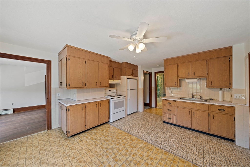 19 Bartlett ST, Avon, MA Photo #3