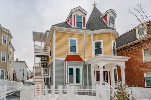 24 Tudor St Chelsea MA 02150