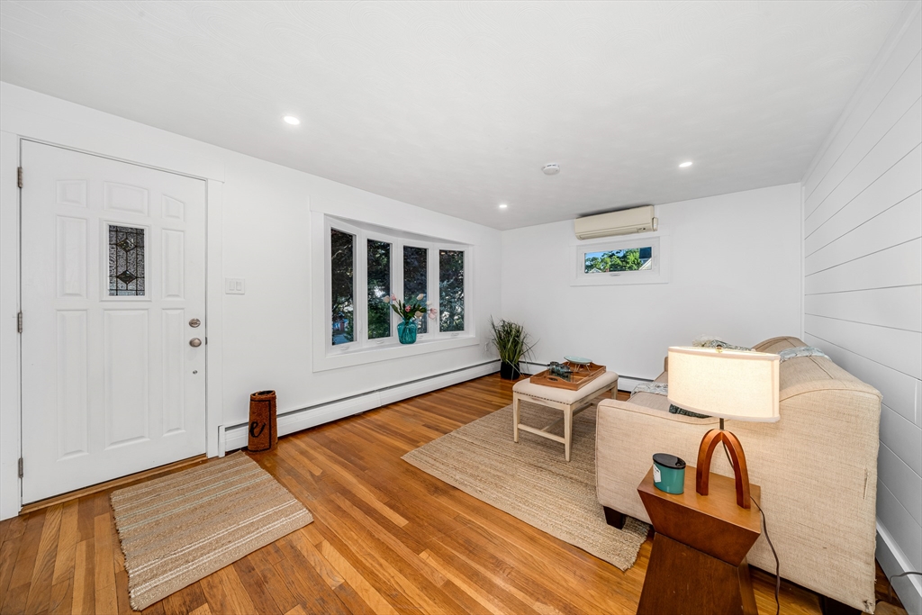 2 Bailey St