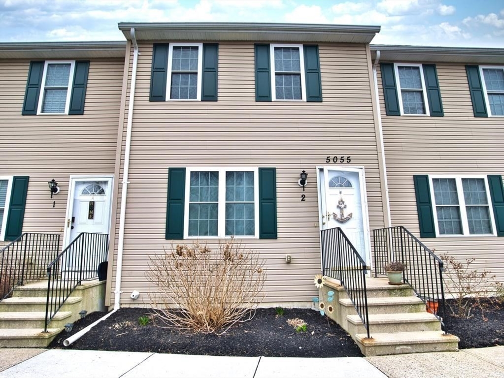 5055 N Main St 2