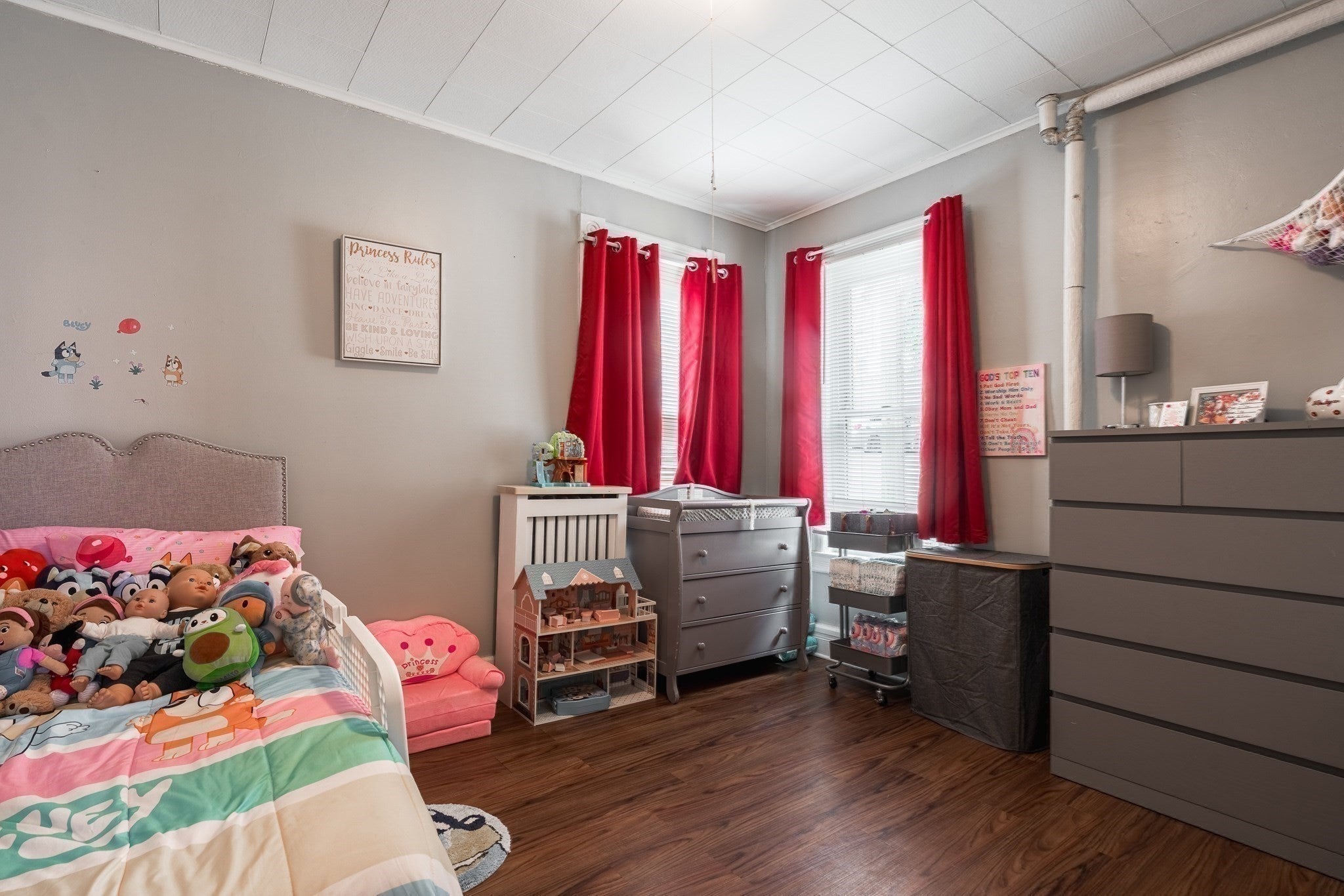 17 Spring St, Chicopee, MA Photo #13