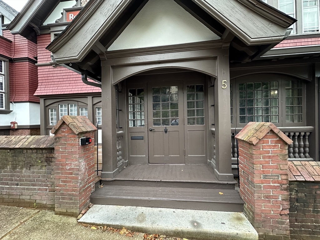 5 Pleasant Street 110