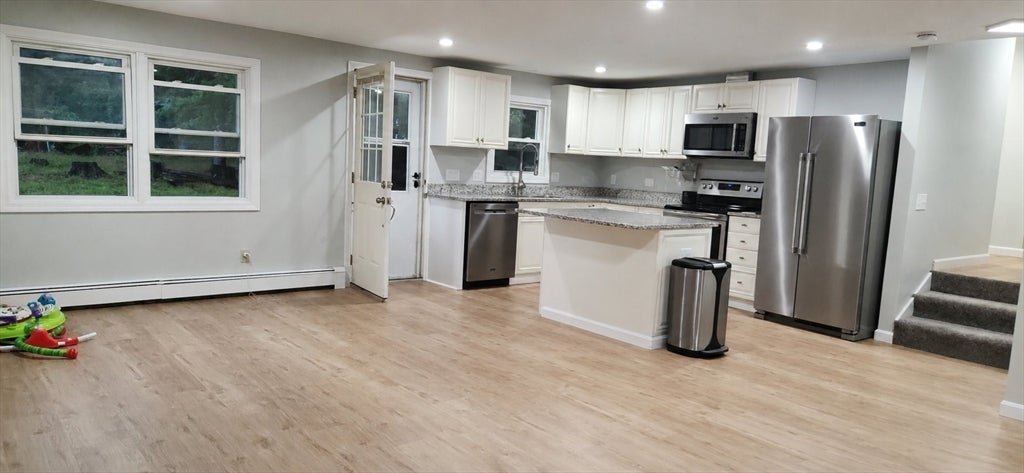 31 Harding ST, Chelmsford, MA, 31 Harding ST, Chelmsford, MA Photo #4