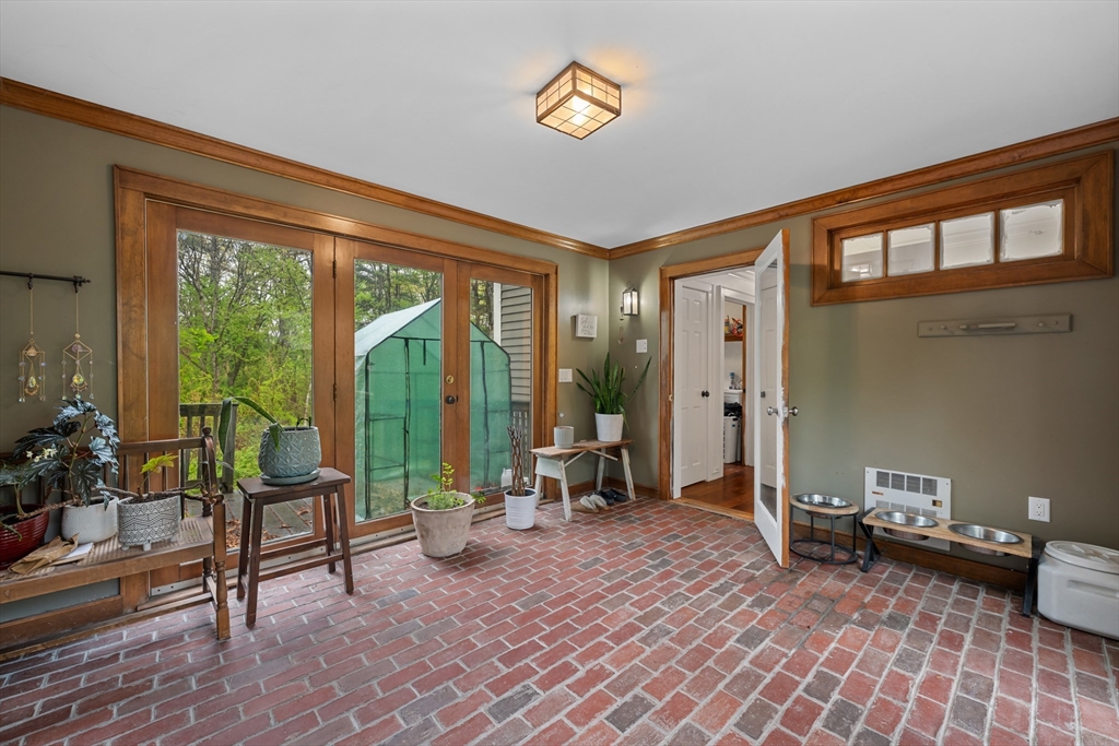 16 Elliott Road