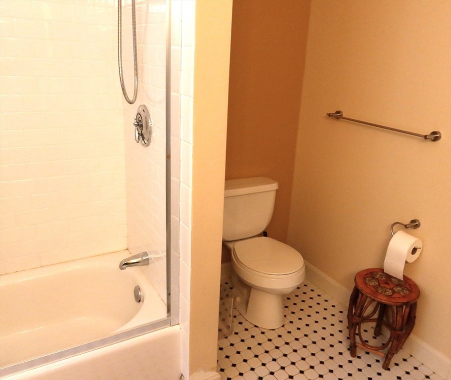 19 S Commons #B, Lincoln, MA Photo #13