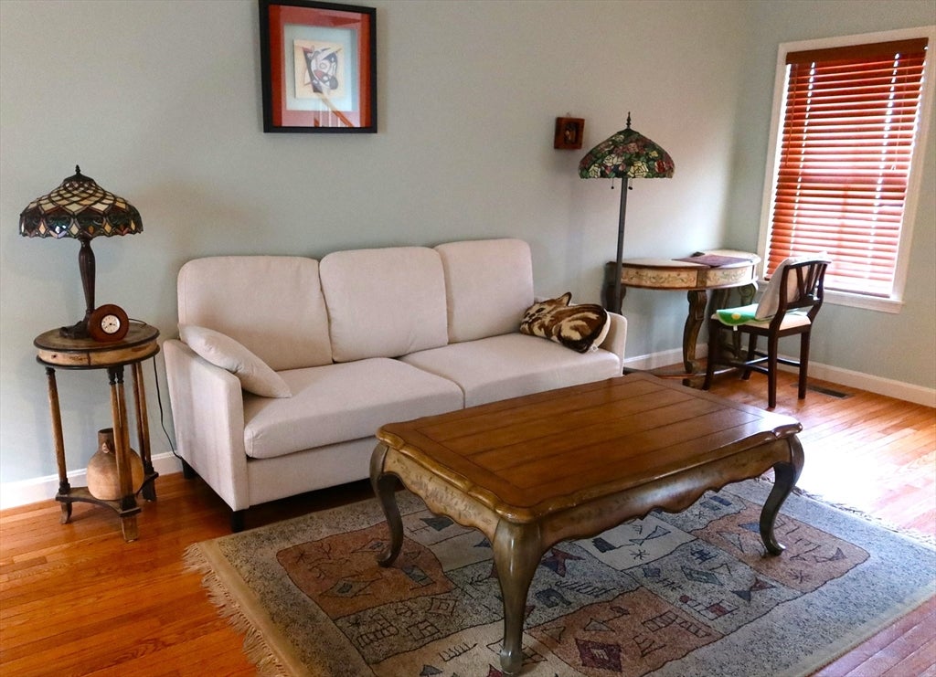 19 S Commons #B, Lincoln, MA Photo #3