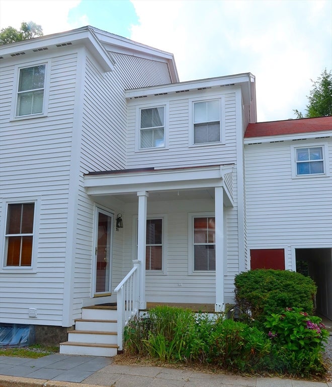 19 S Commons #B, Lincoln, MA Photo #1