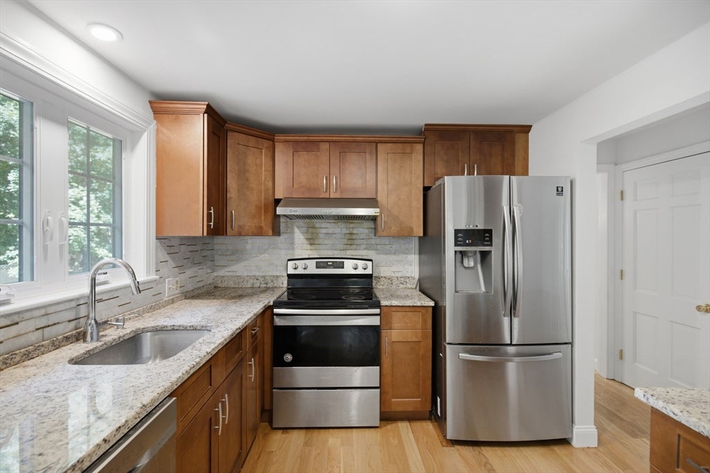 198 Hollis Rd, Lunenburg, MA, 198 Hollis Rd, Lunenburg, MA Photo #4