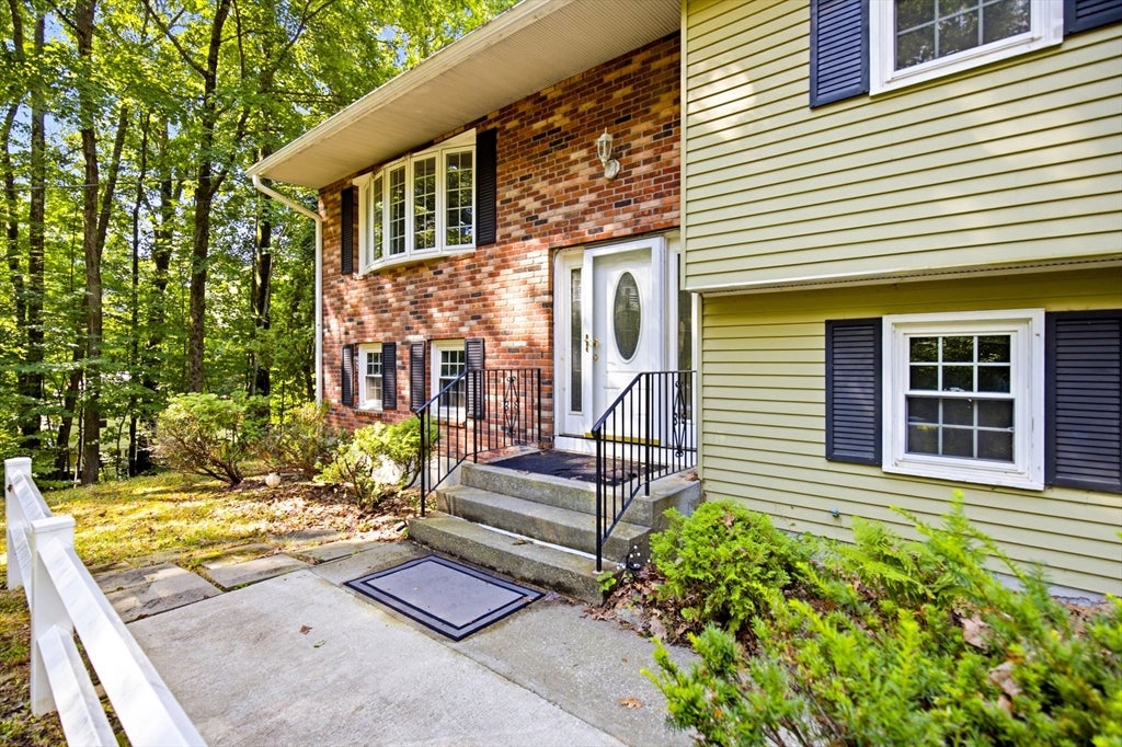 198 Hollis Rd, Lunenburg, MA, 198 Hollis Rd, Lunenburg, MA Photo #2