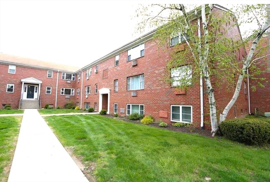 164 Regency Park Dr 164