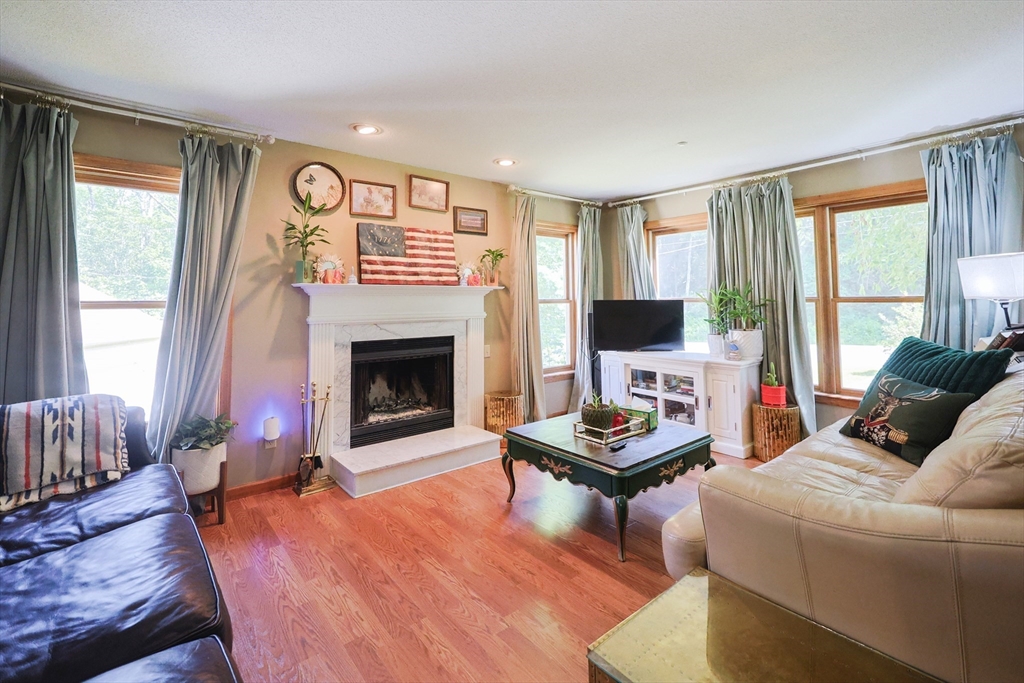 557 North Ln
