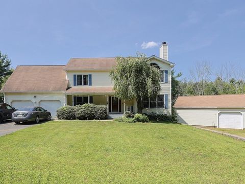 557 North Ln Granville MA 01034