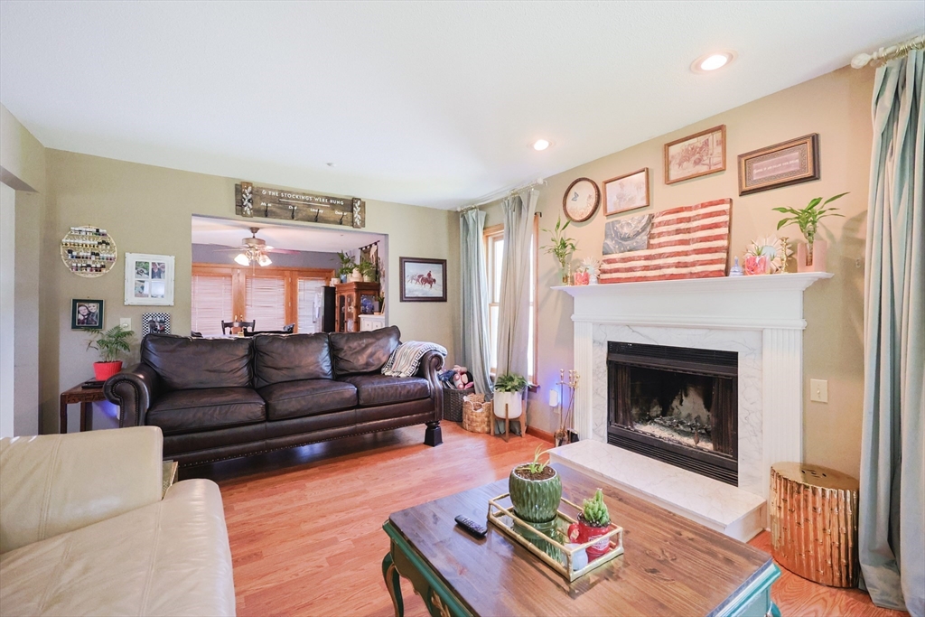 557 North Ln