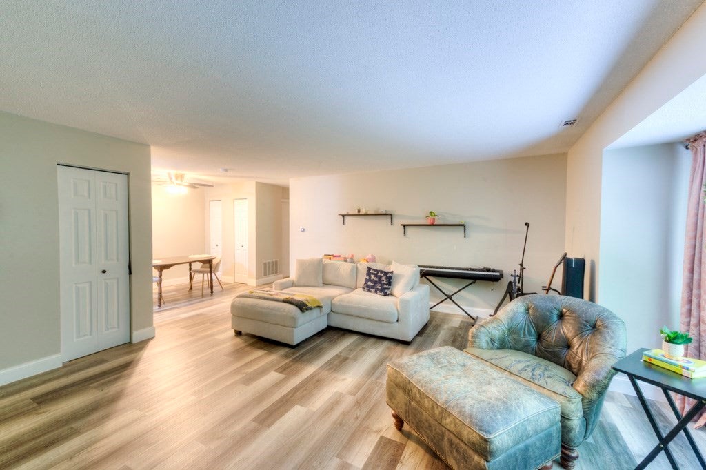 16 Thayer Pond Dr #16, Oxford, MA Photo #18