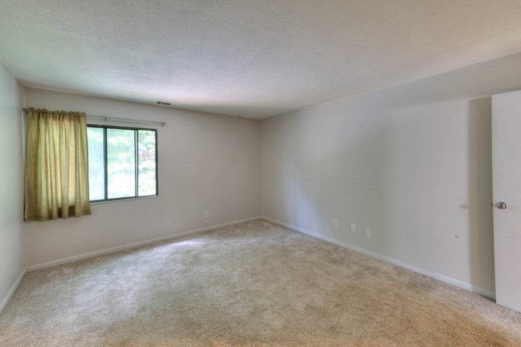 16 Thayer Pond Dr #16, Oxford, MA Photo #12
