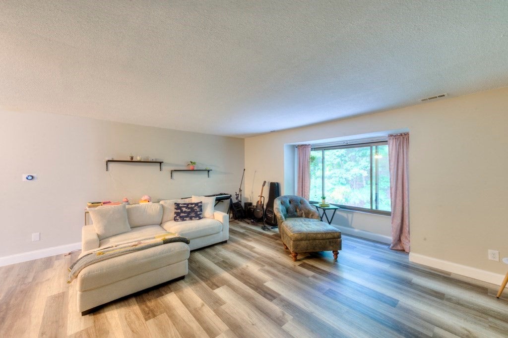 16 Thayer Pond Dr #16, Oxford, MA Photo #16