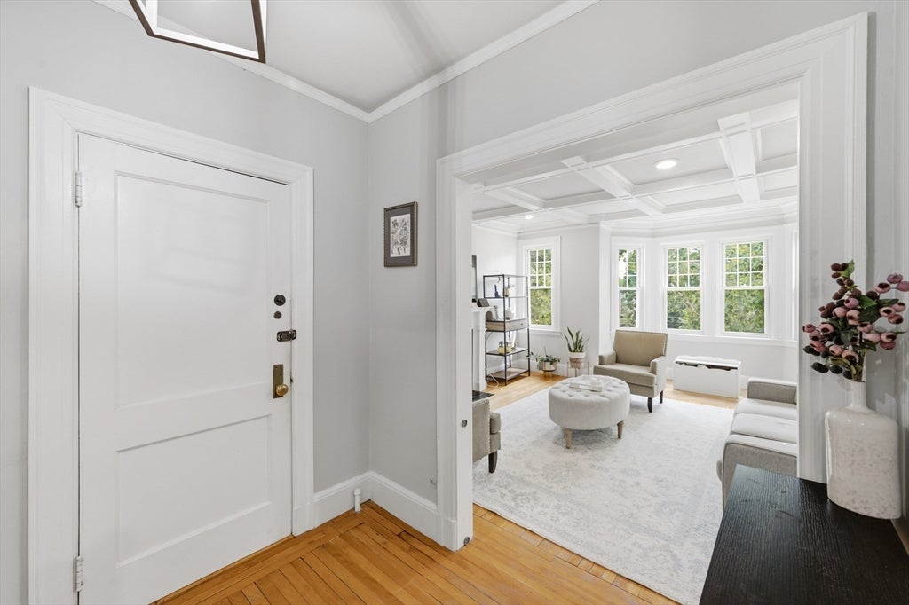 585 Franklin Street 6
